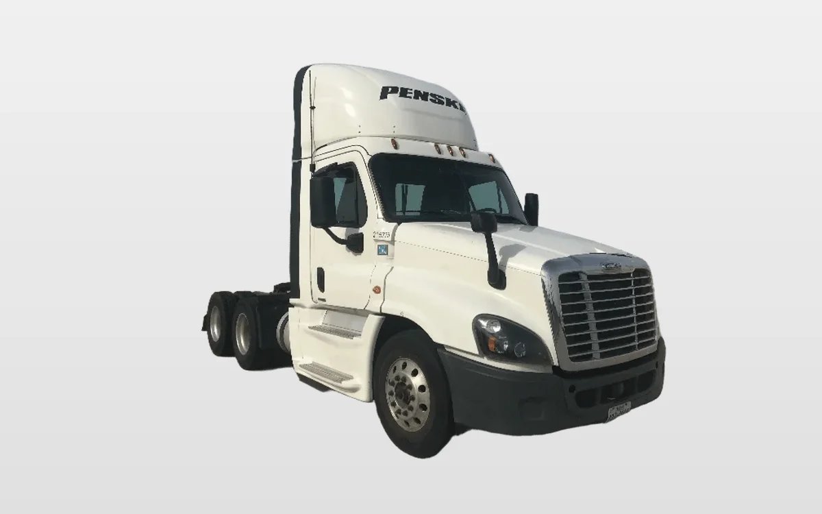 2019 Freightliner Cascadia - image 1
