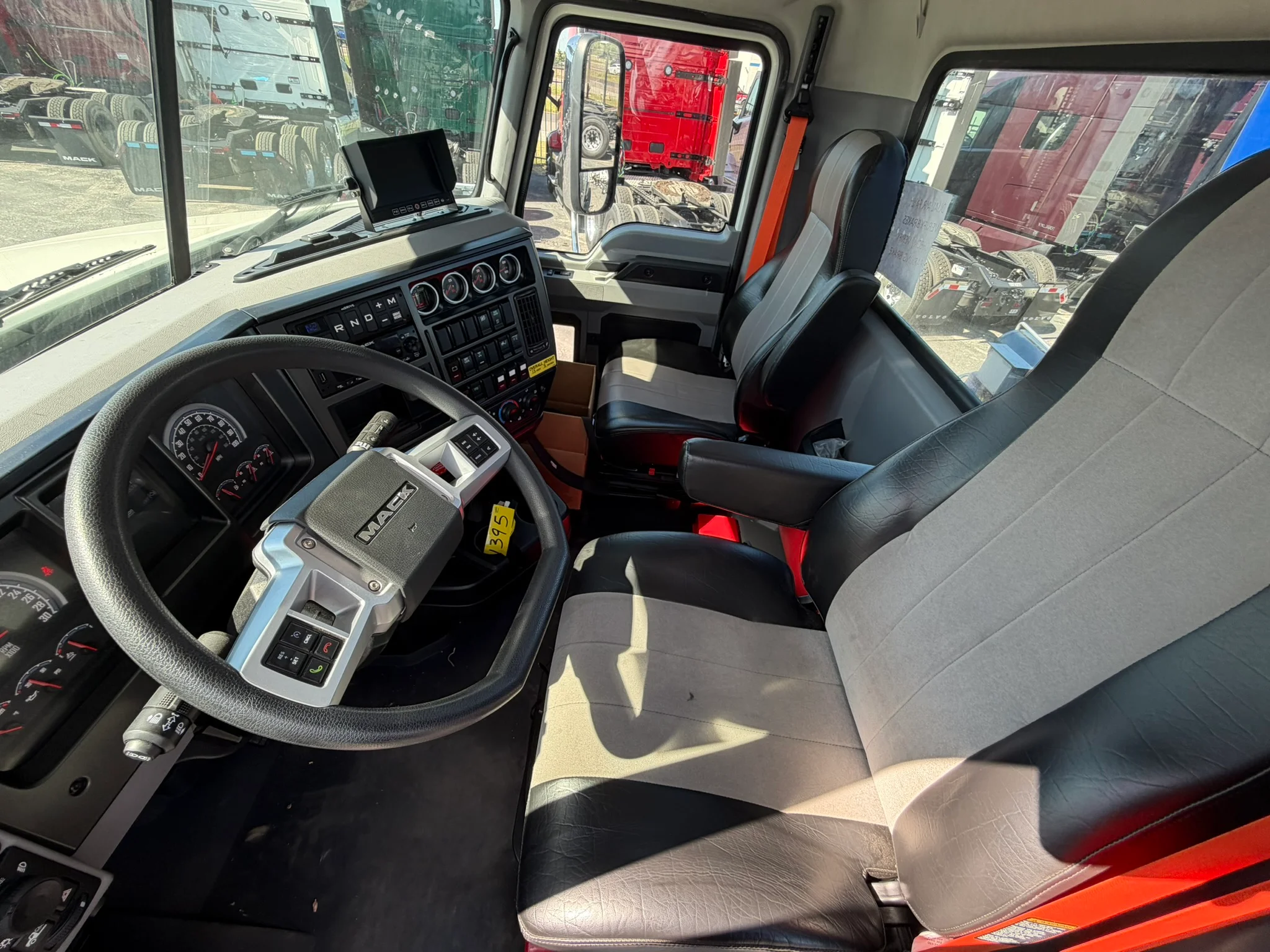 2026 Mack Granite in Fort Worth, TX — photo 17