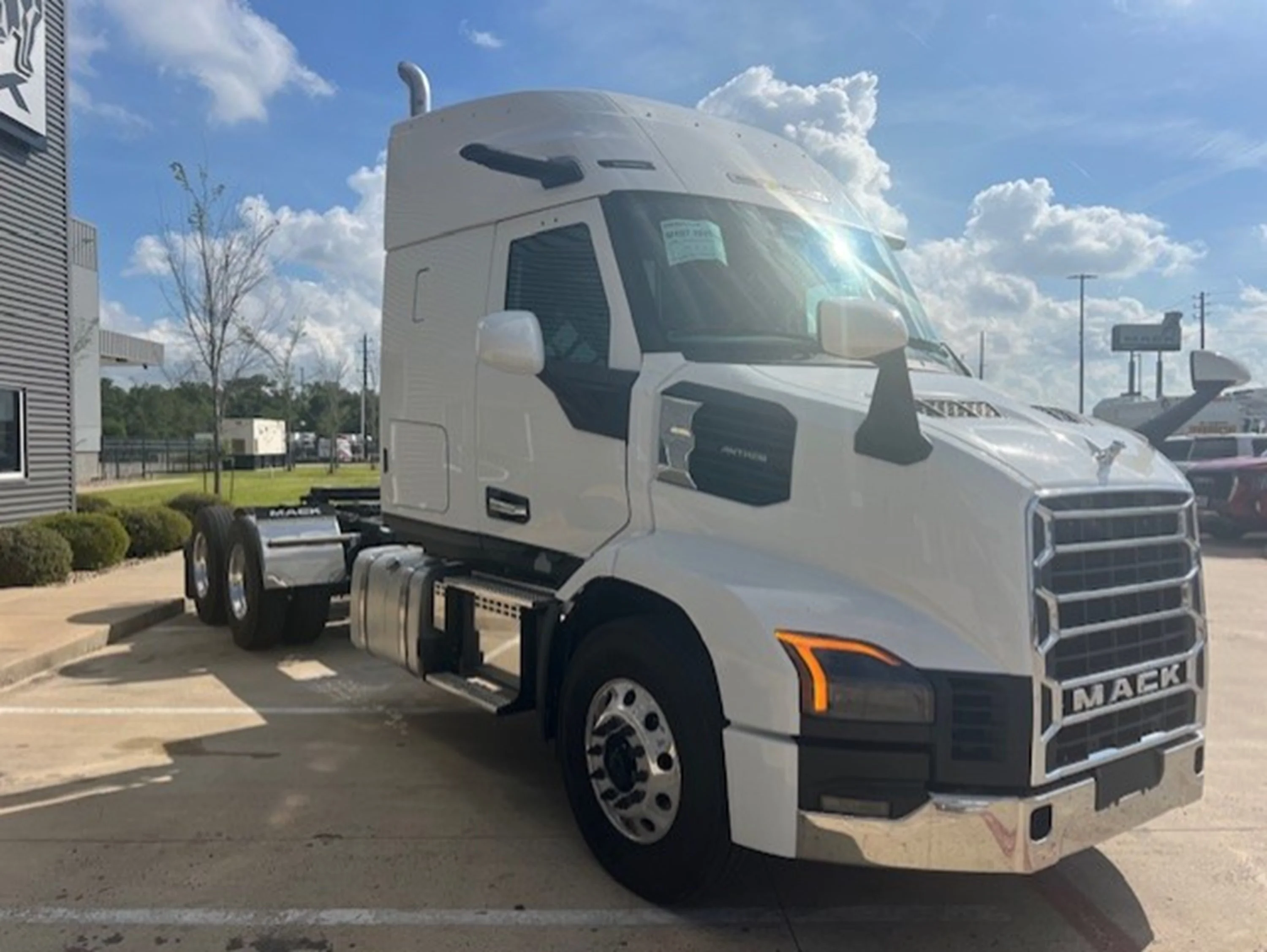 2027 Mack Anthem in Houston, TX — photo 2