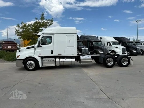 2025 Freightliner Cascadia in Salt Lake City, UT — photo 9