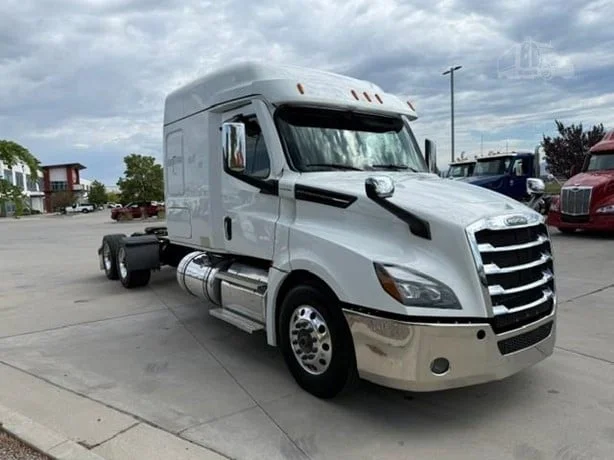 2025 Freightliner Cascadia in Salt Lake City, UT — photo 3