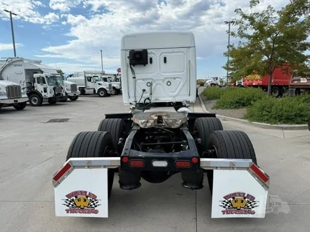 2025 Freightliner Cascadia in Salt Lake City, UT — photo 6