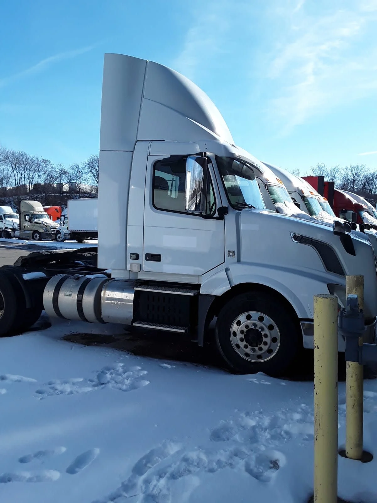 2017 Volvo VNL 860 in Kansas City, MO