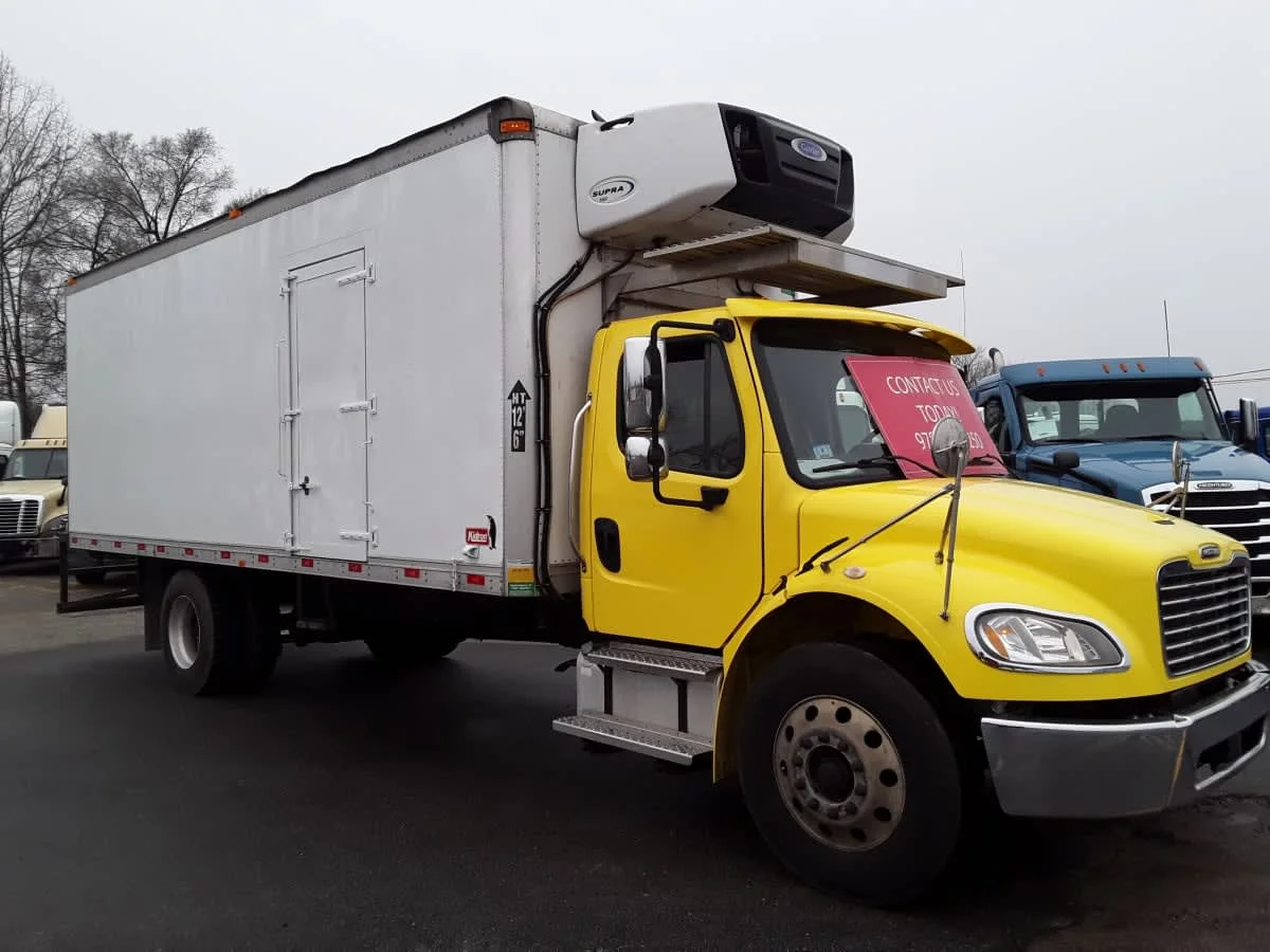 2018 Freightliner M2 106 - image 3