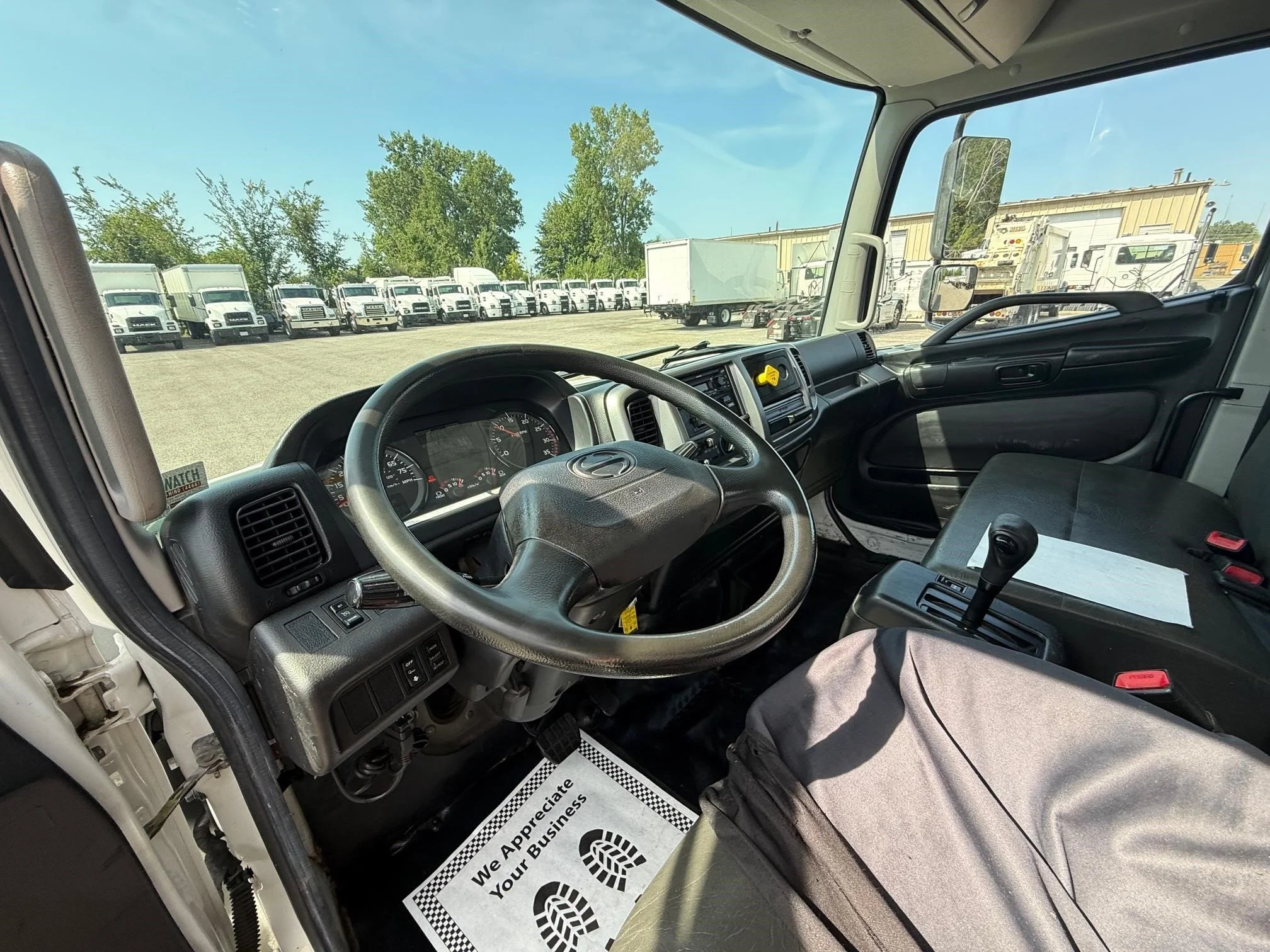 2020 Hino 338 in Findlay, OH — photo 4
