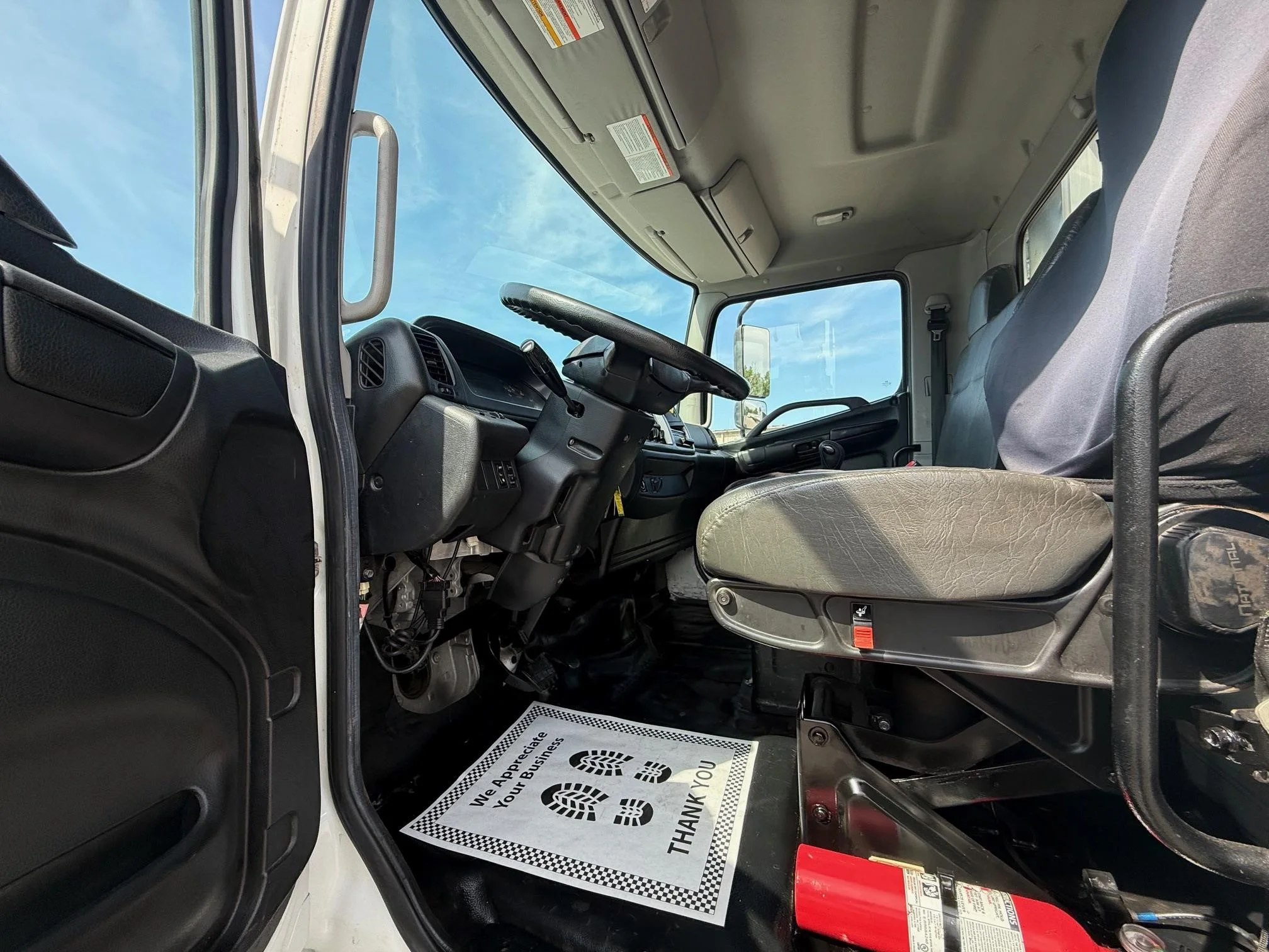 2020 Hino 338 in Findlay, OH — photo 3