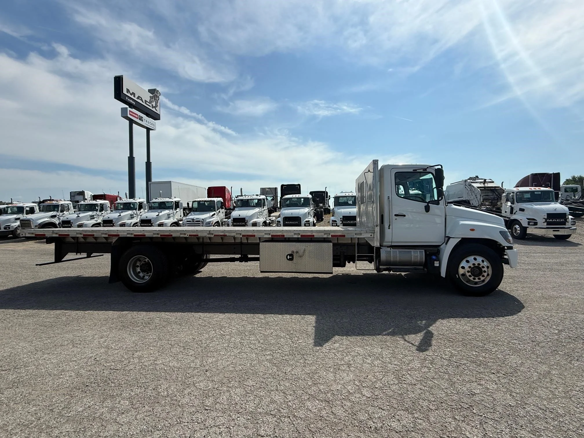 2020 Hino 338 in Findlay, OH — photo 5