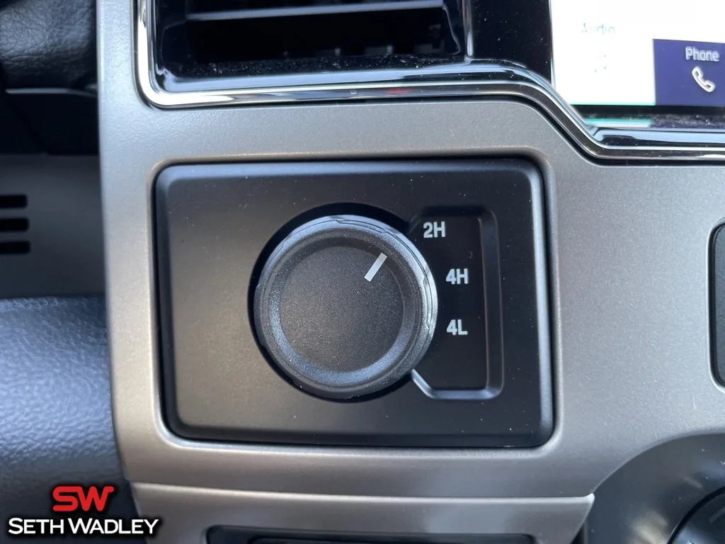 2022 Ford — photo 29