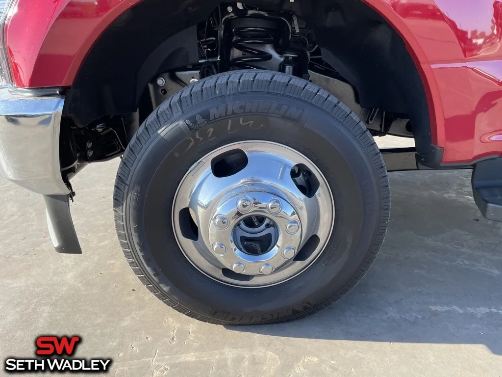 2022 Ford — photo 2
