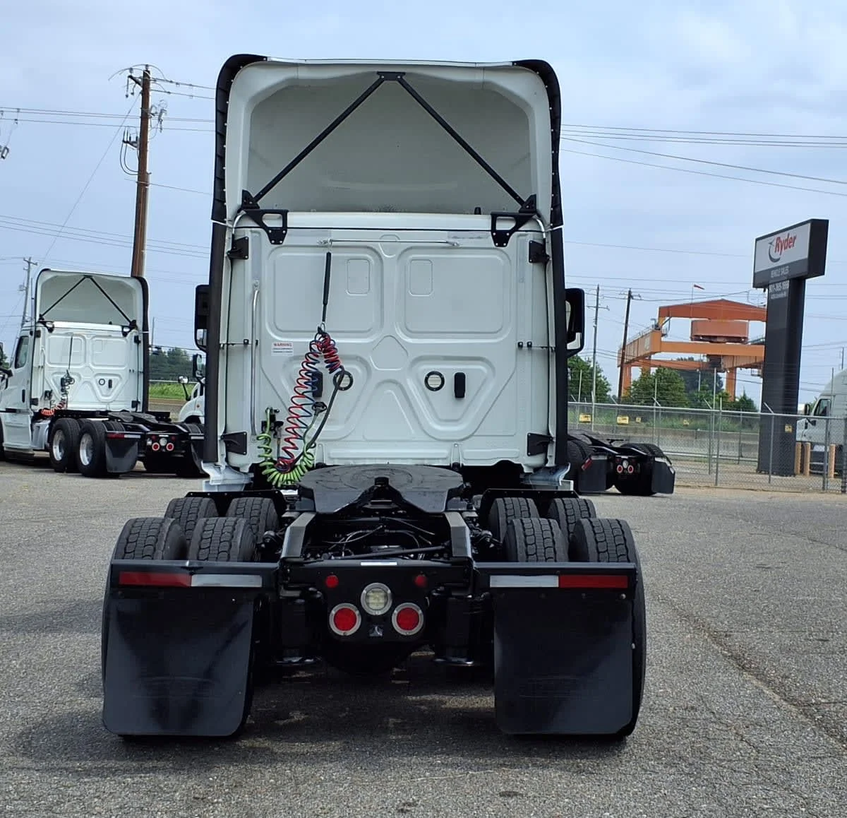 2022 Freightliner Cascadia in Memphis, TN — photo 5