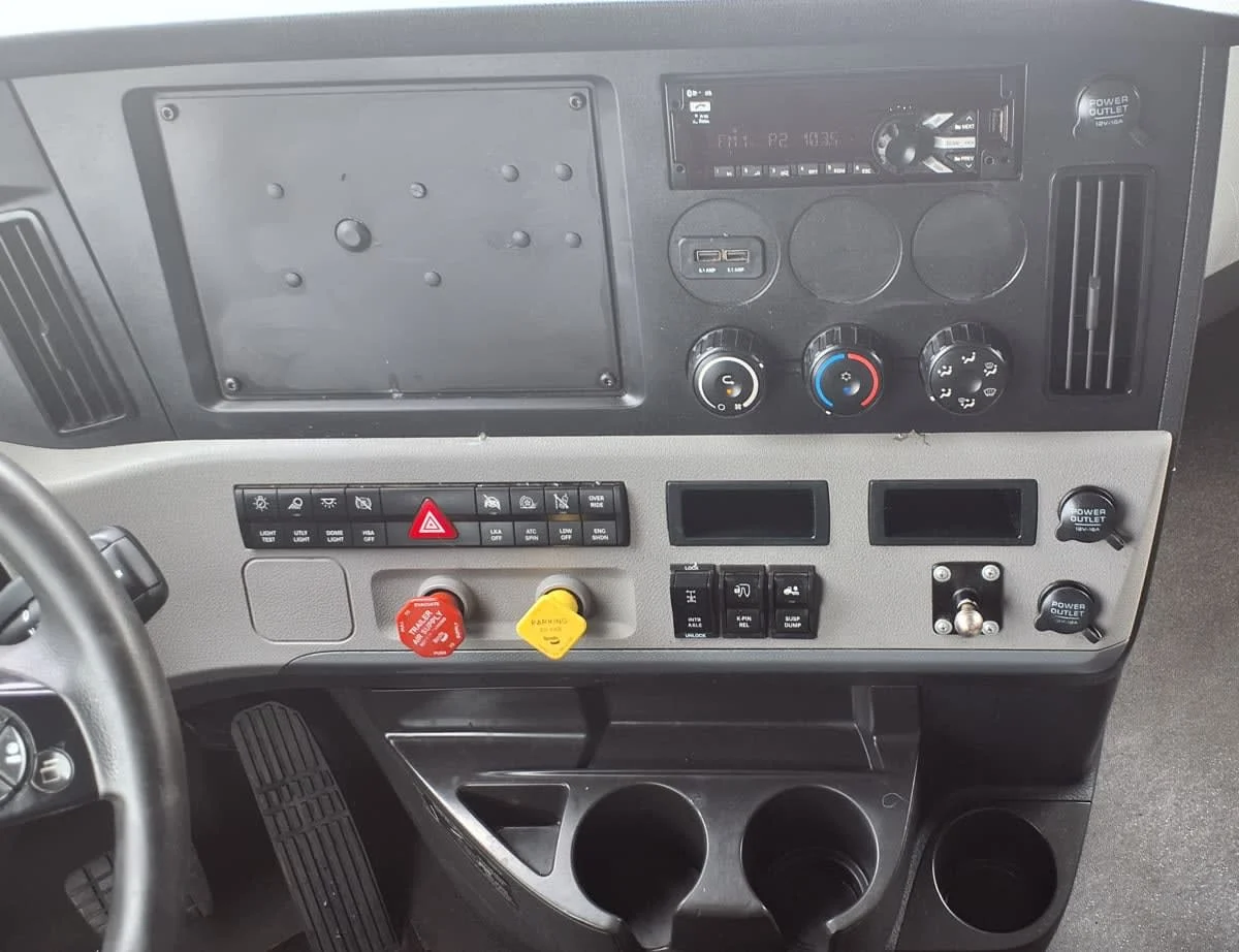 2022 Freightliner Cascadia in Memphis, TN — photo 12