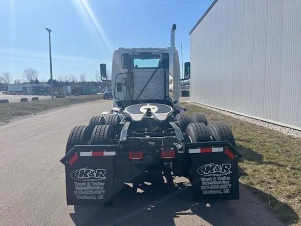 2025 International LT in MI — photo 8