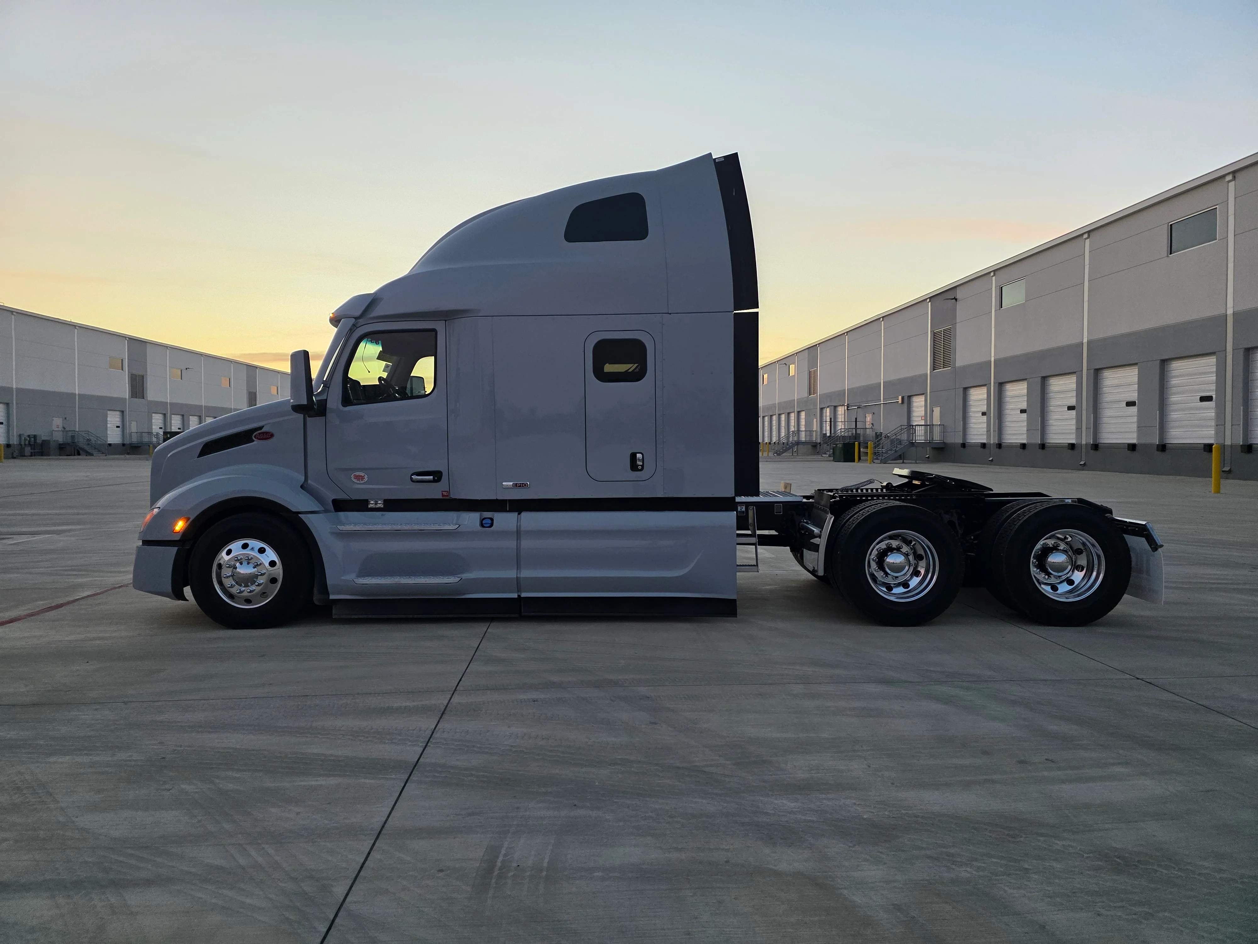 2027 Peterbilt 579 in Greensboro, NC — photo 2