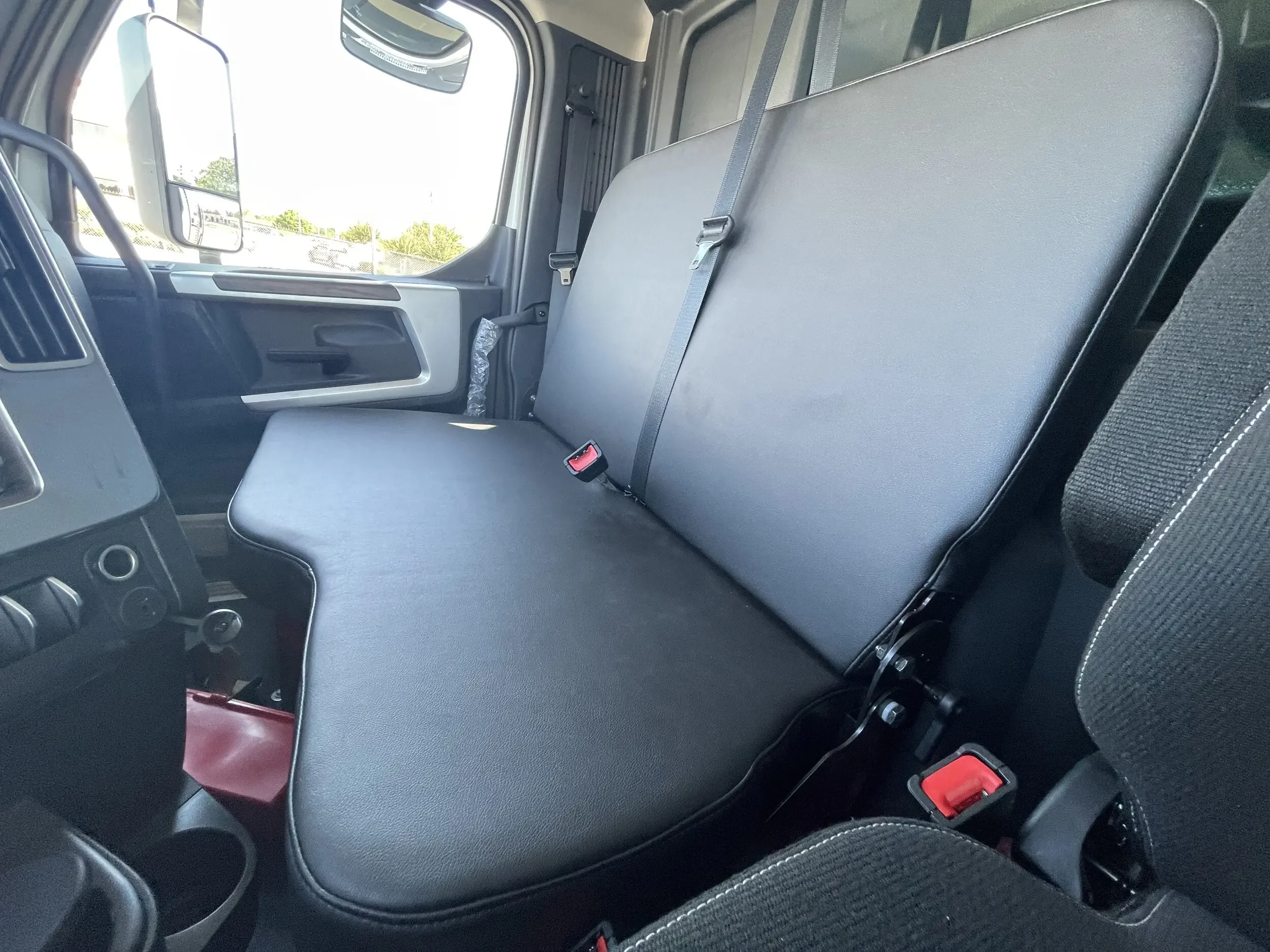 2026 Western Star 47X - image 28