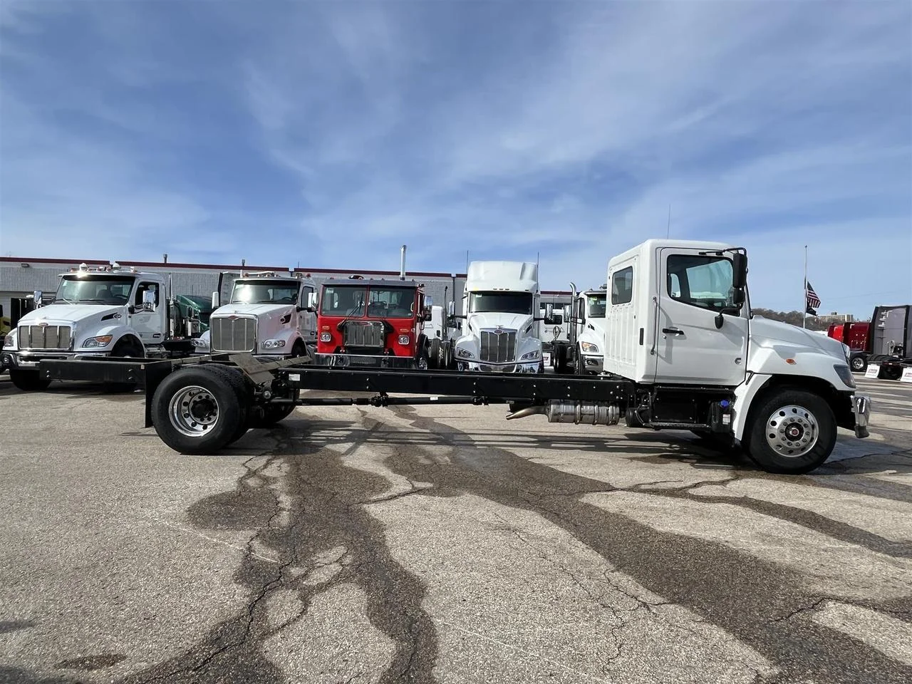 2026 Hino L6 - image 3