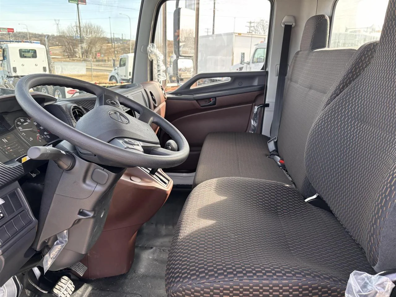 2026 Hino L6 - image 6