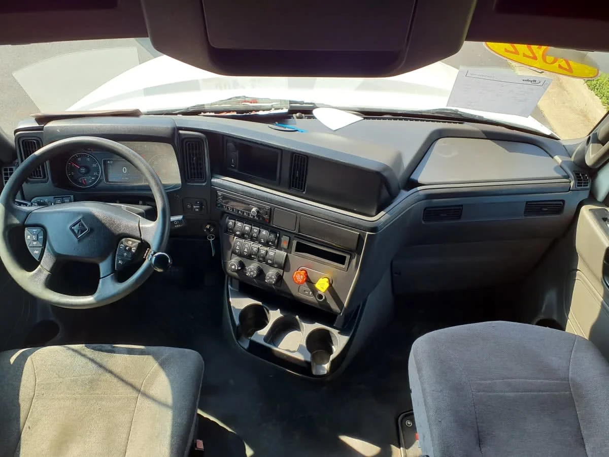 2022 International LT in Atlanta, GA — photo 7