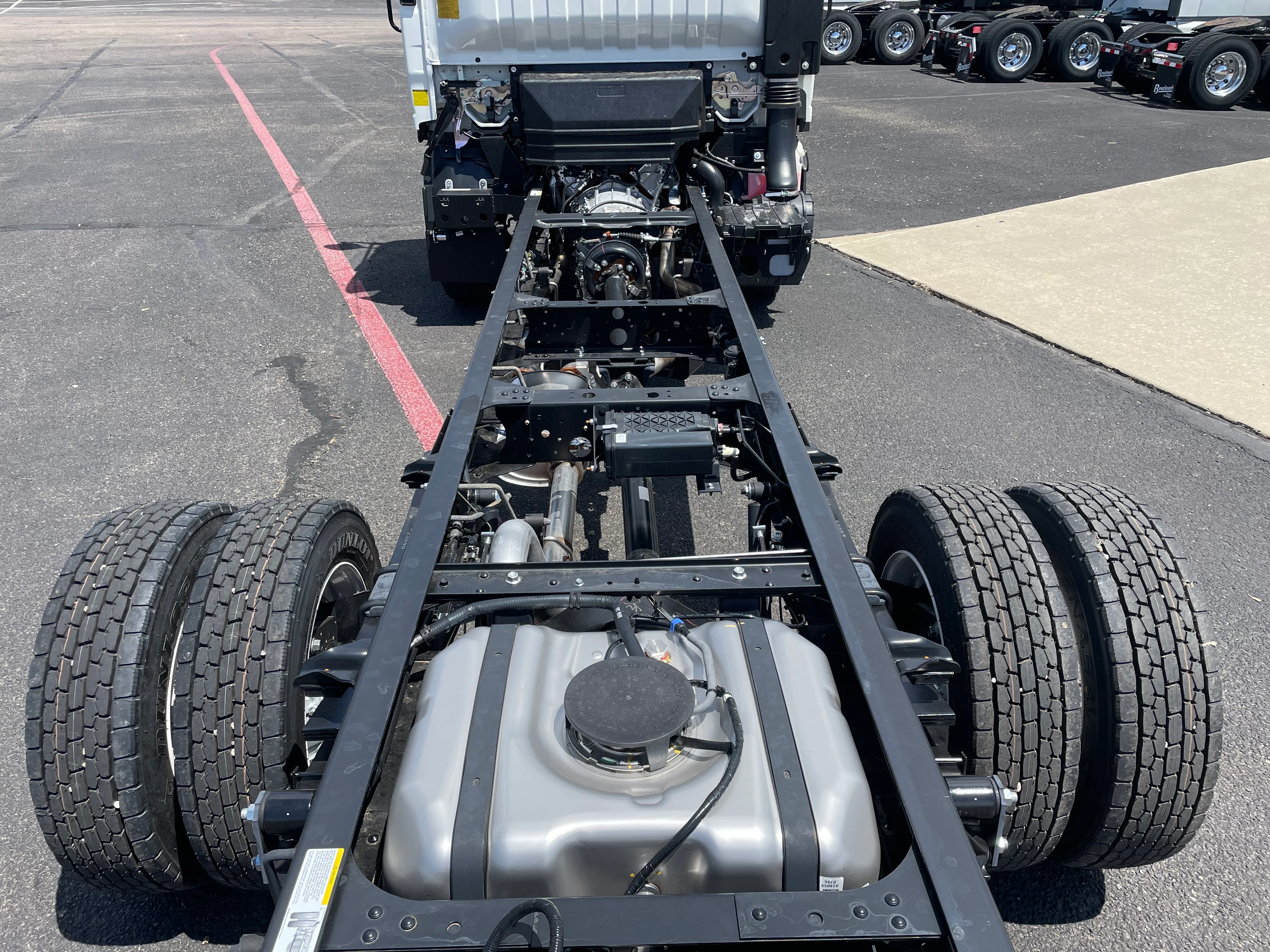 2025 Isuzu NRR in Amarillo, TX — photo 6