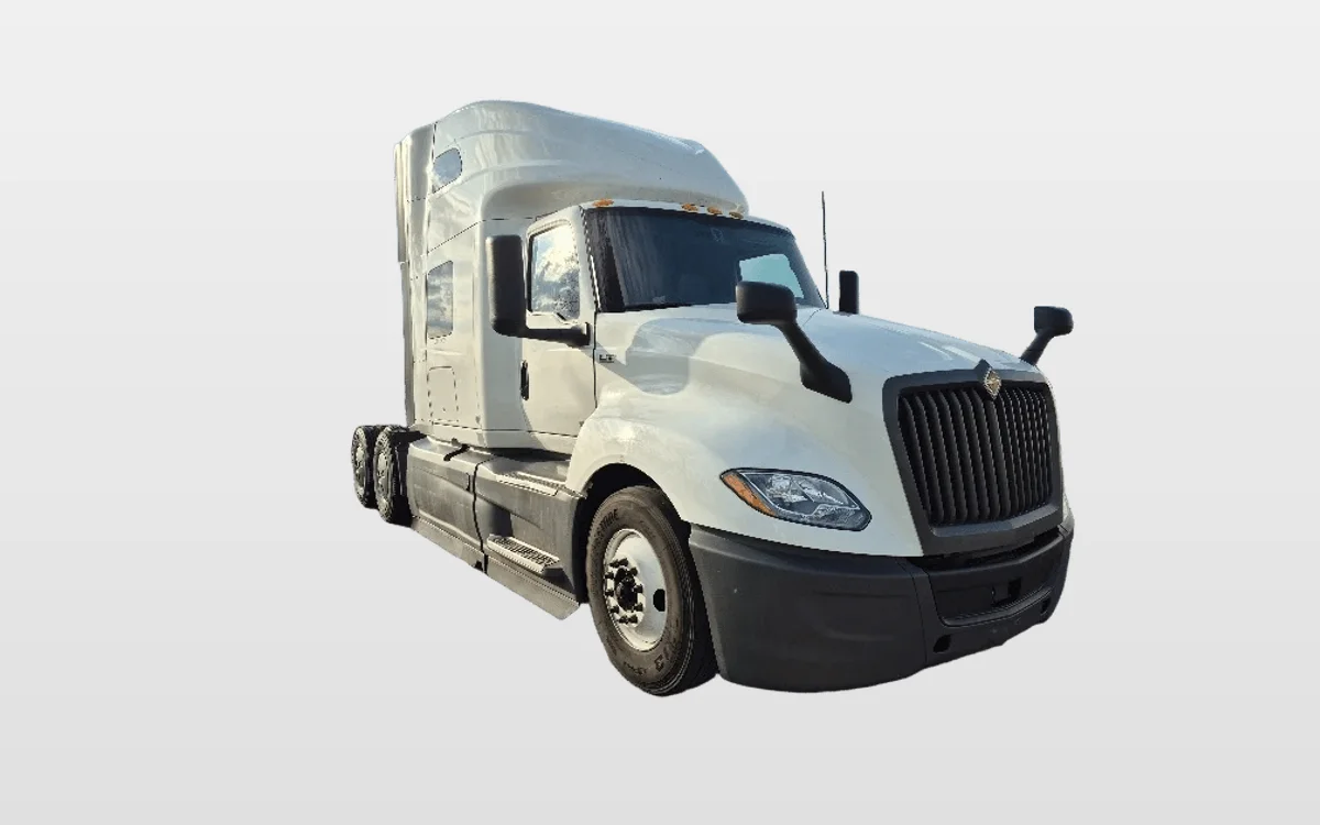 2023 International LT - image 1