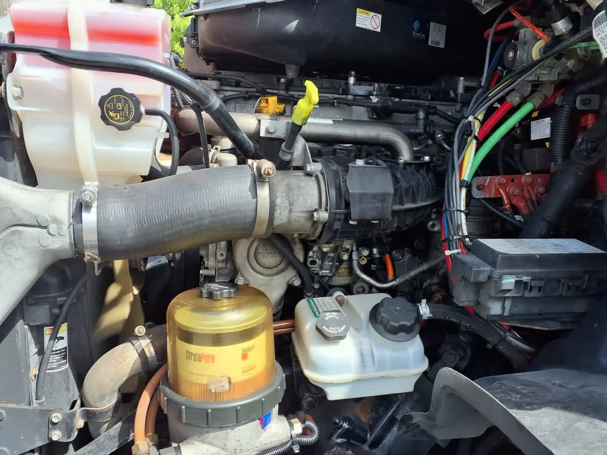 2017 Freightliner Cascadia - image 10