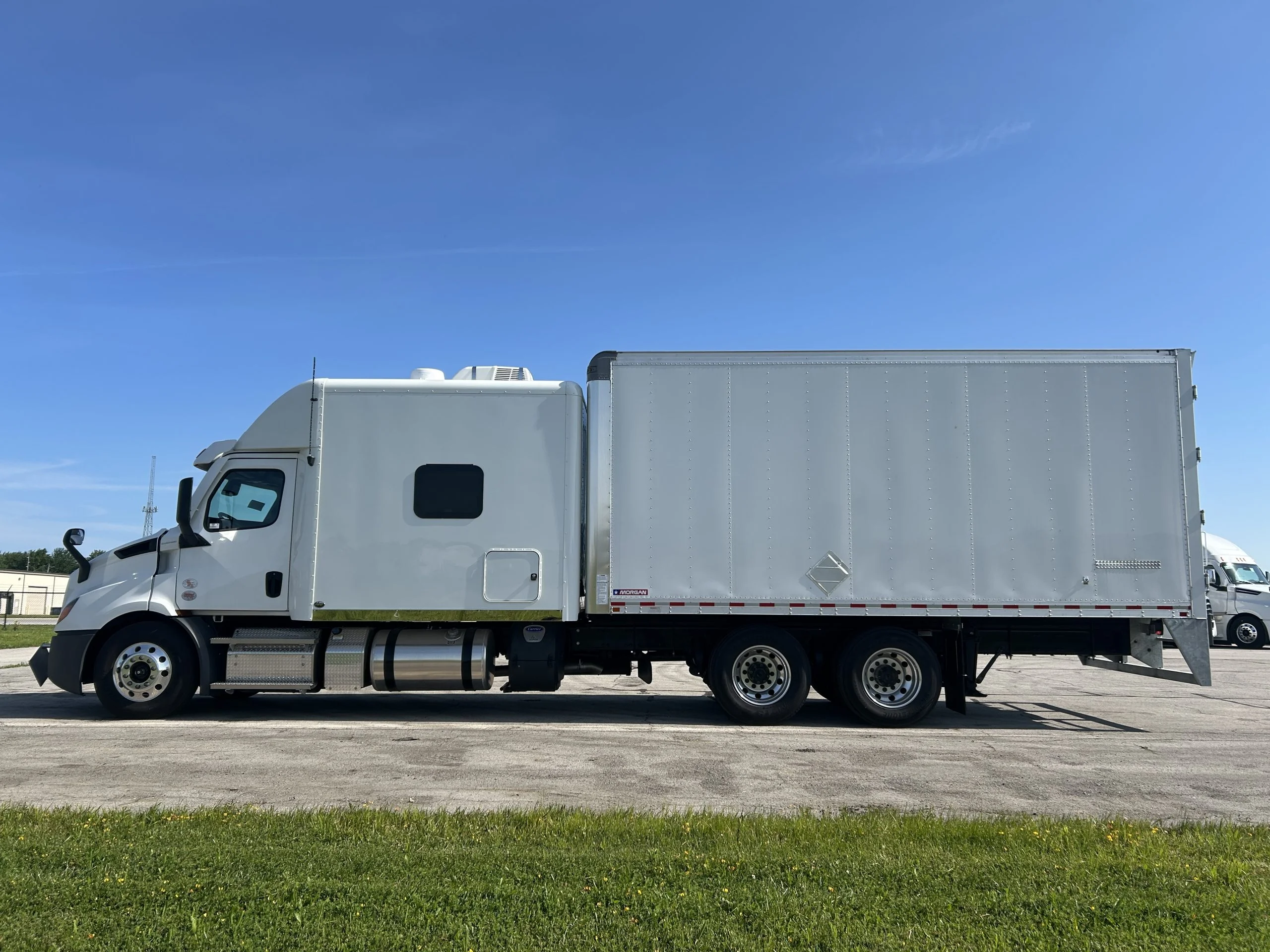 2025 Freightliner Cascadia in Fort Wayne, IN — photo 5