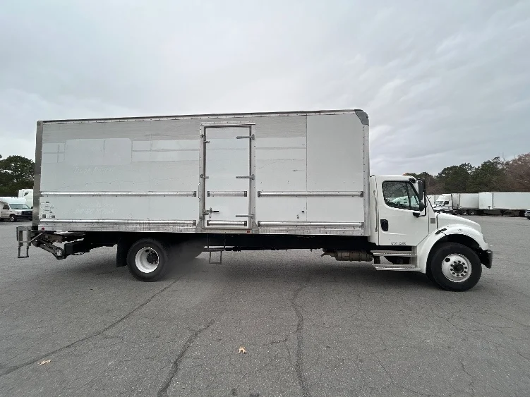 2022 Freightliner M2 106 in Little Rock, AR — photo 4