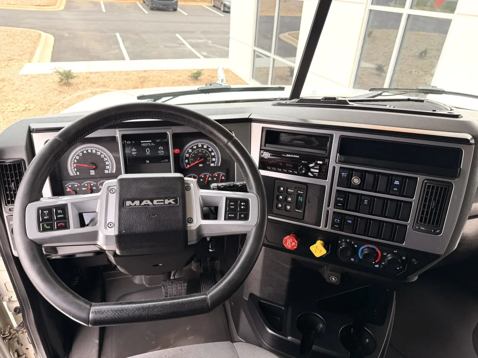 2021 Mack Granite - image 17