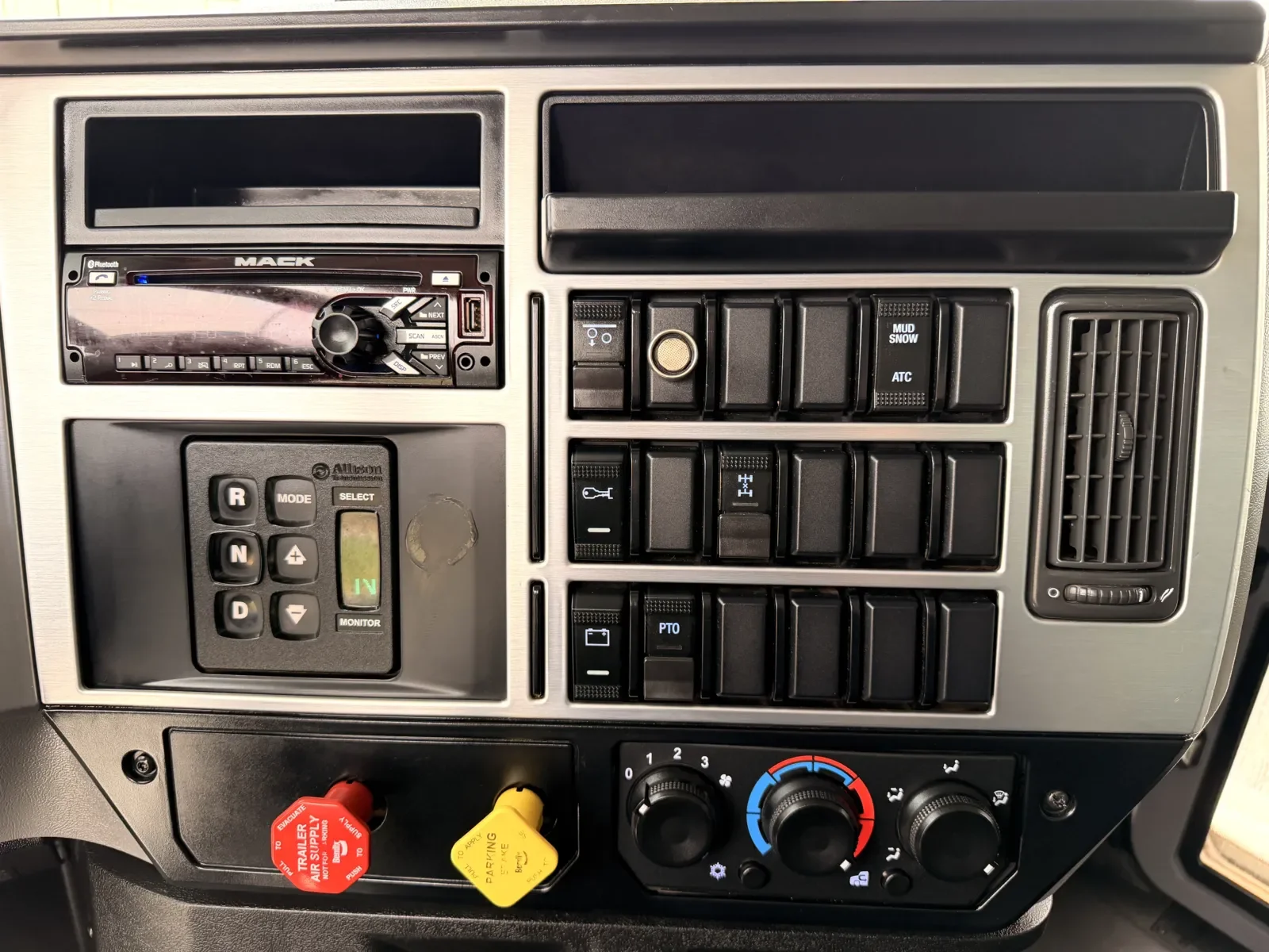 2021 Mack Granite - image 19