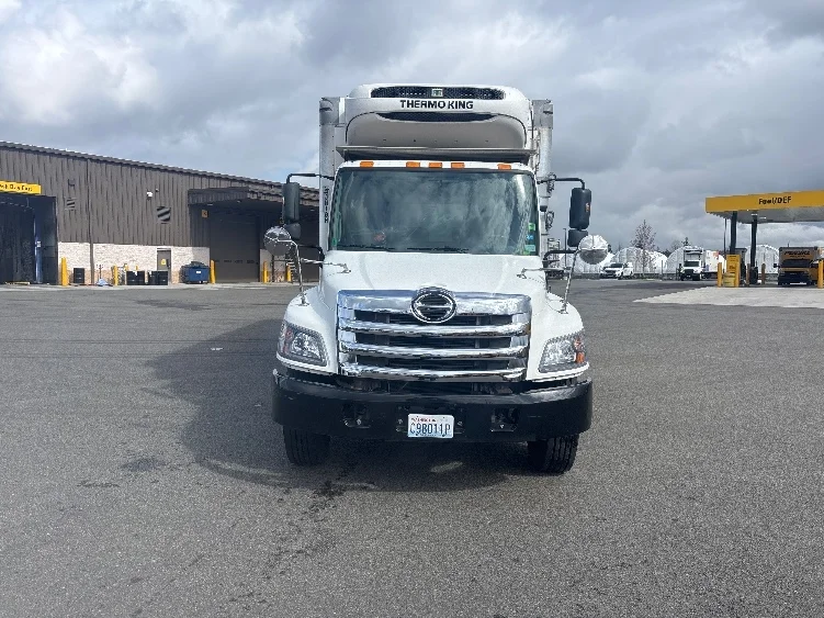 2019 Hino 338 - image 2