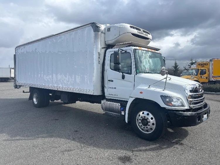 2019 Hino 338 in Everett, WA