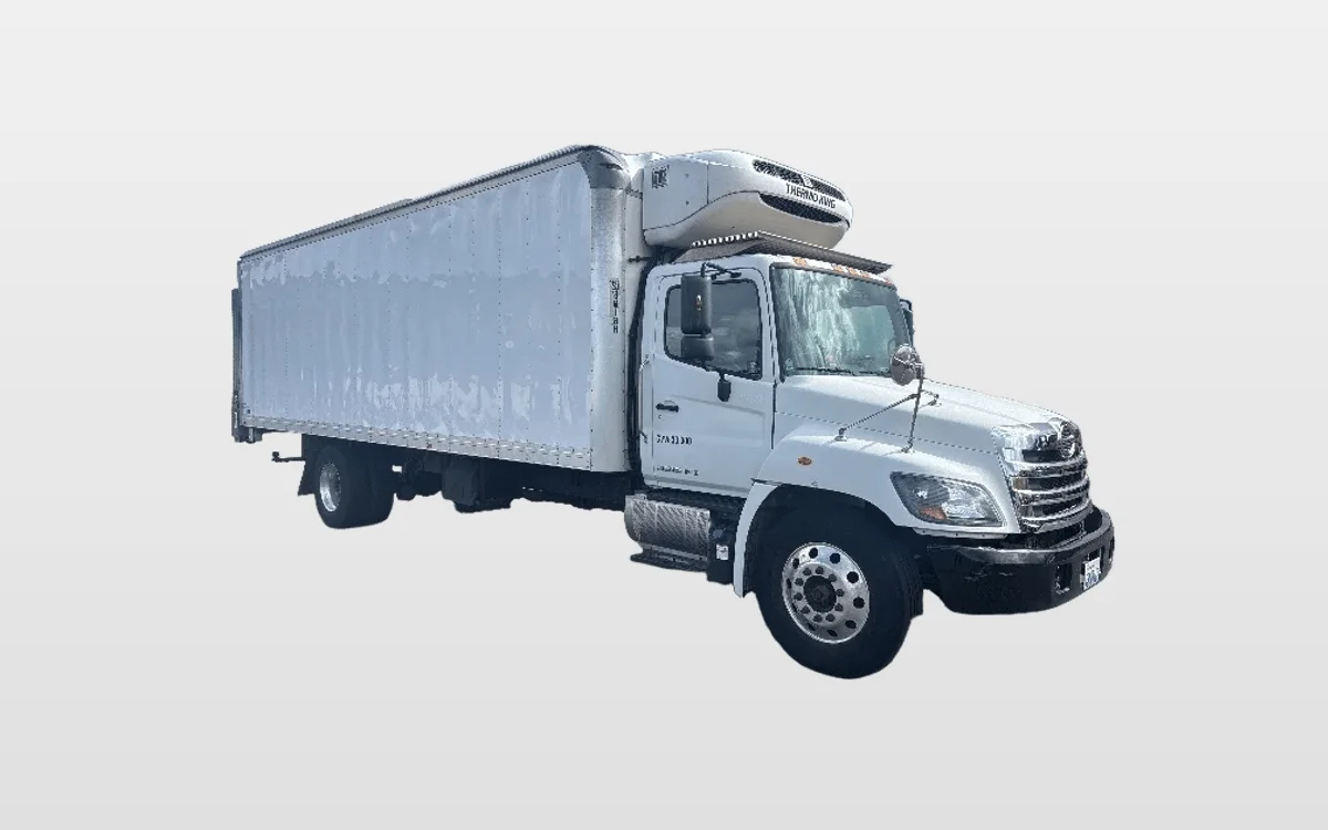 2019 Hino 338 - image 1