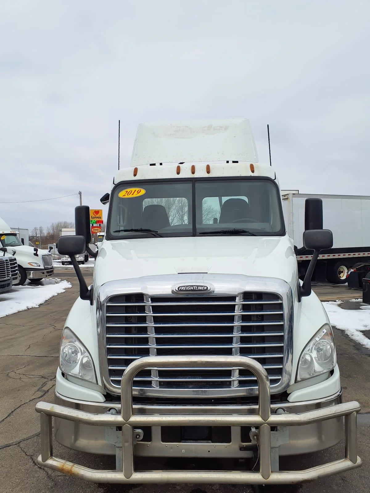 2019 Freightliner Cascadia in Oak Creek, WI — photo 2