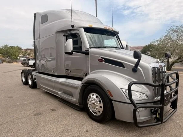 2022 Peterbilt 579 in St. George, UT — photo 3