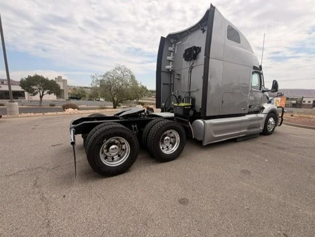 2022 Peterbilt 579 in St. George, UT — photo 5