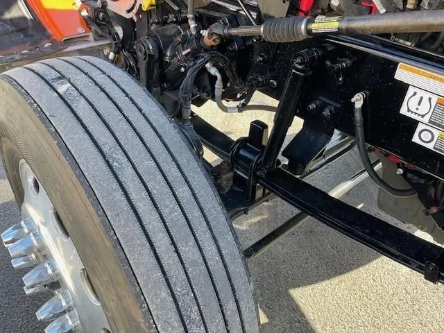 2023 Peterbilt 389 - image 8