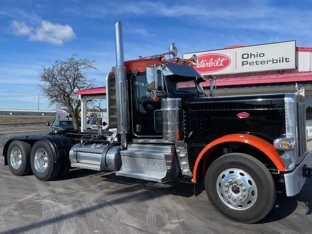2023 Peterbilt 389 - image 5