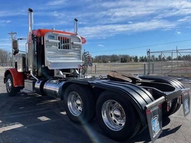 2023 Peterbilt 389 in Lima, OH — photo 2