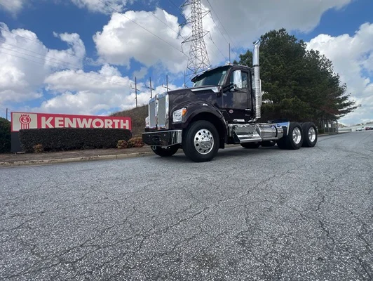 2027 Kenworth T880 in Port Wentworth, GA — photo 2