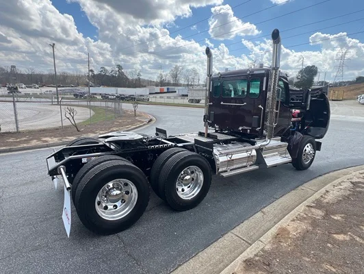 2027 Kenworth T880 in Port Wentworth, GA — photo 9