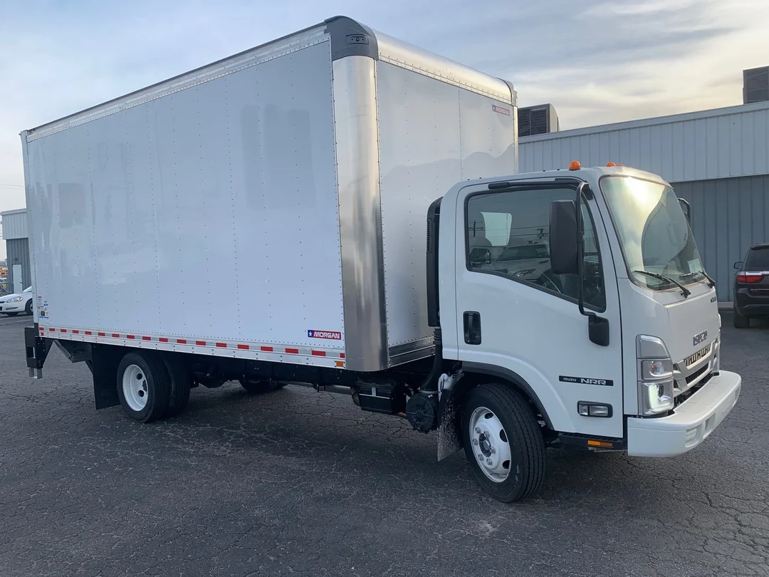 2024 Isuzu NRR - image 4
