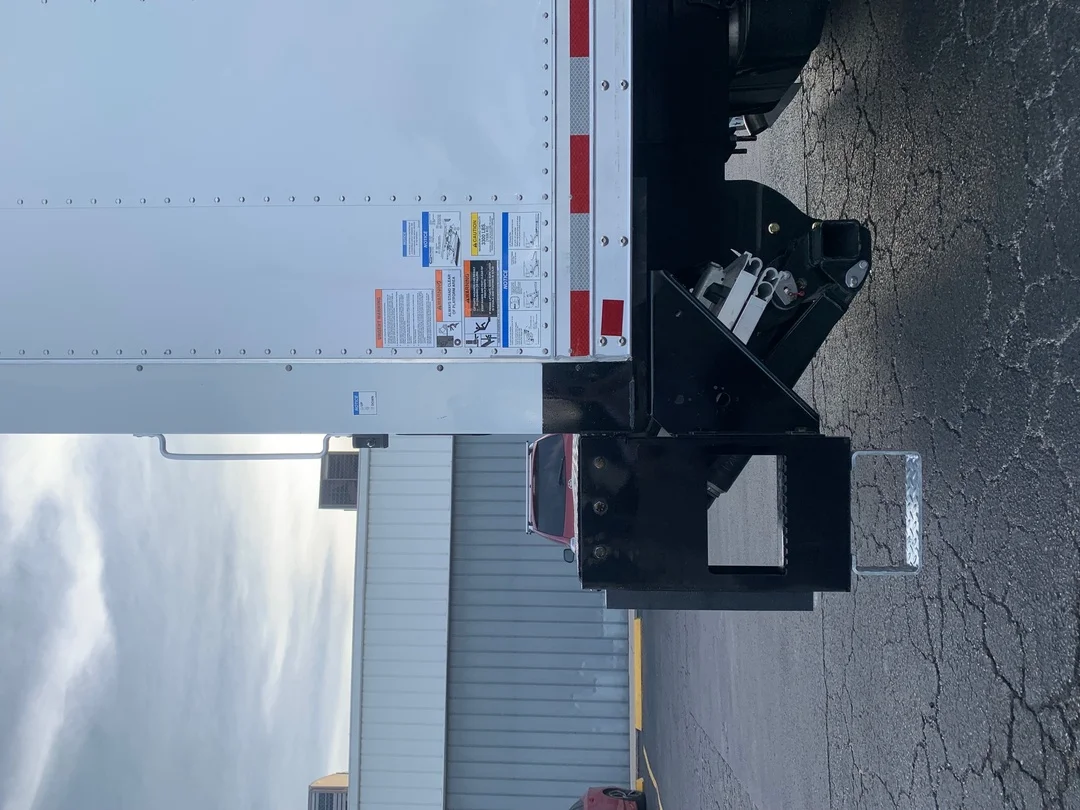 2024 Isuzu NRR - image 6