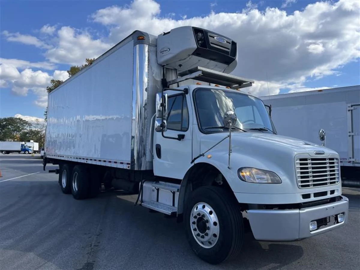2019 Freightliner M2 106 - image 3