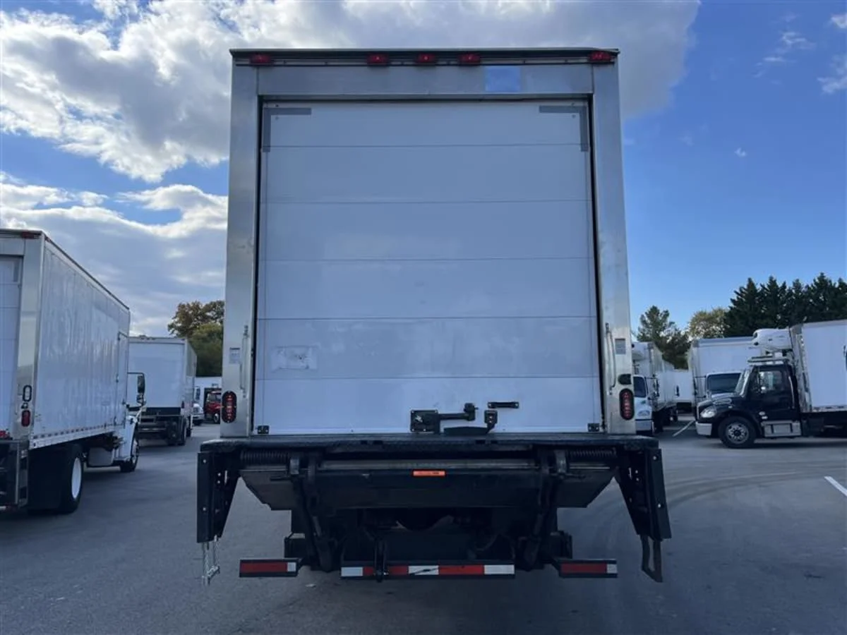 2019 Freightliner M2 106 in Beltsville, MD — photo 5