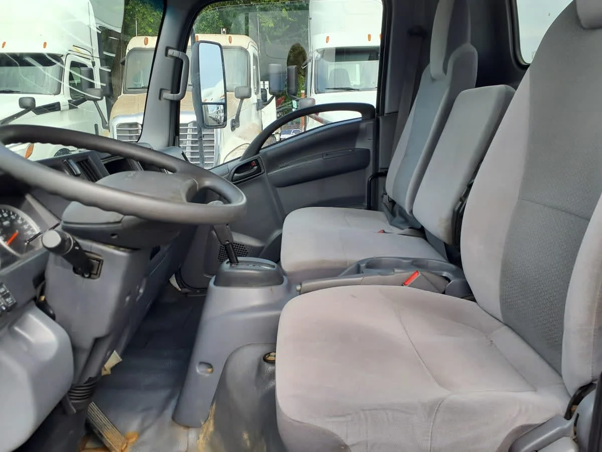 2020 Isuzu NQR - image 11