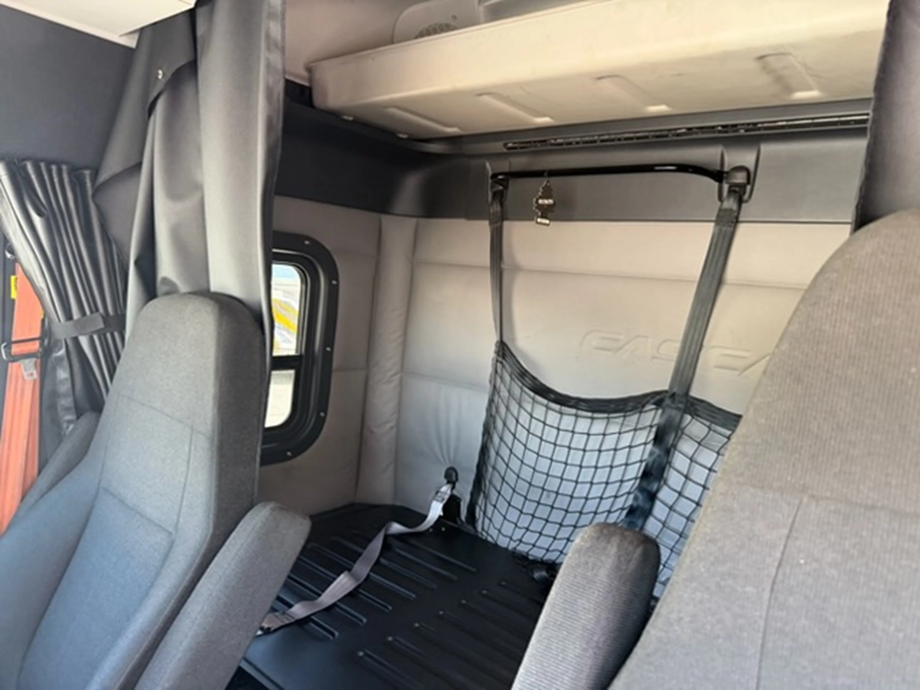 2020 Freightliner Cascadia in Savannah, GA — photo 9