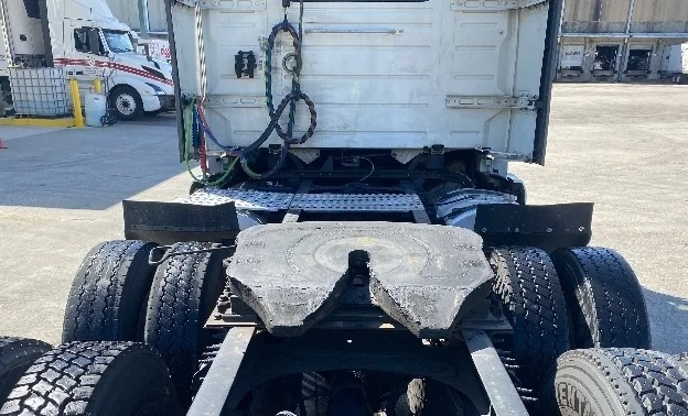 2020 Volvo VNL 300 - image 6