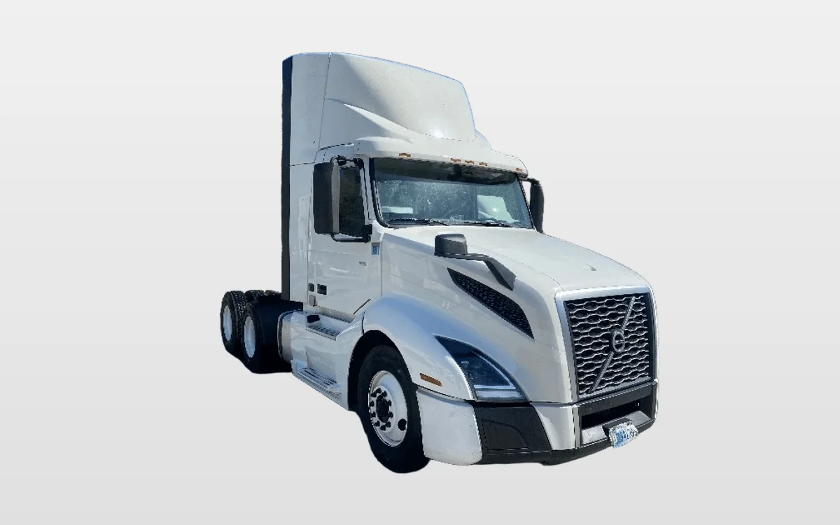 2020 Volvo - image 1