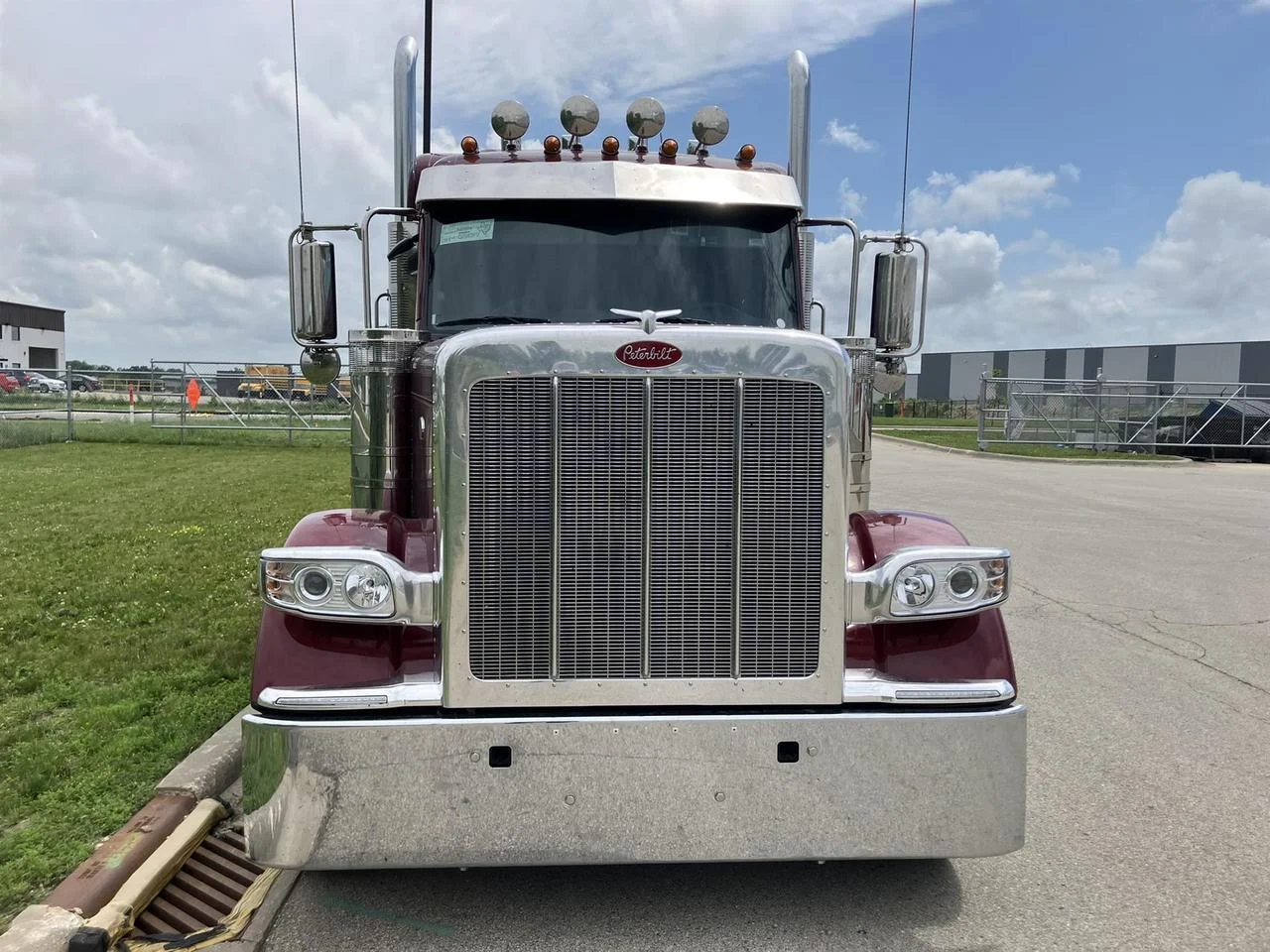 2027 Peterbilt 589