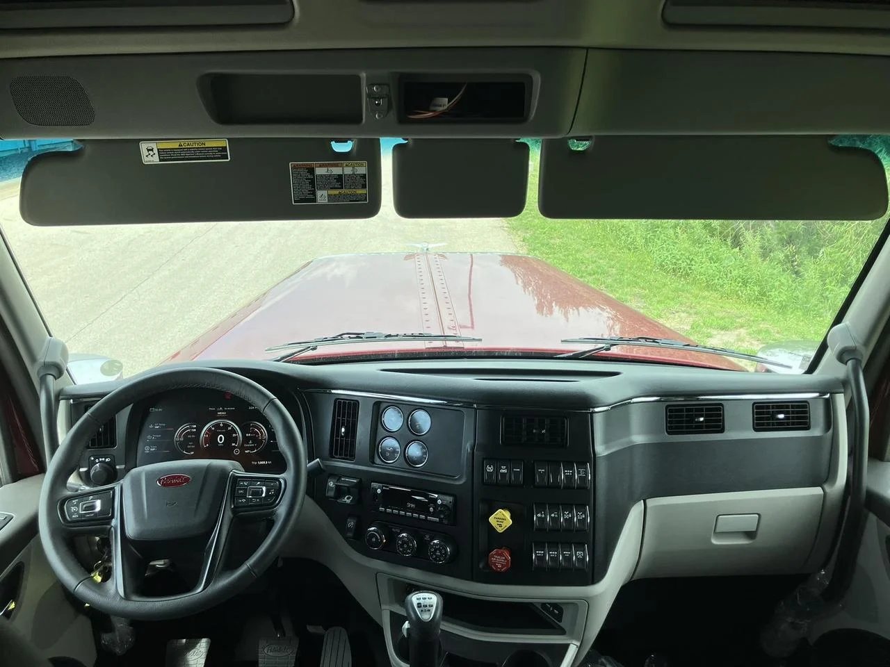 2027 Peterbilt 589 in Rochester, MN — photo 10