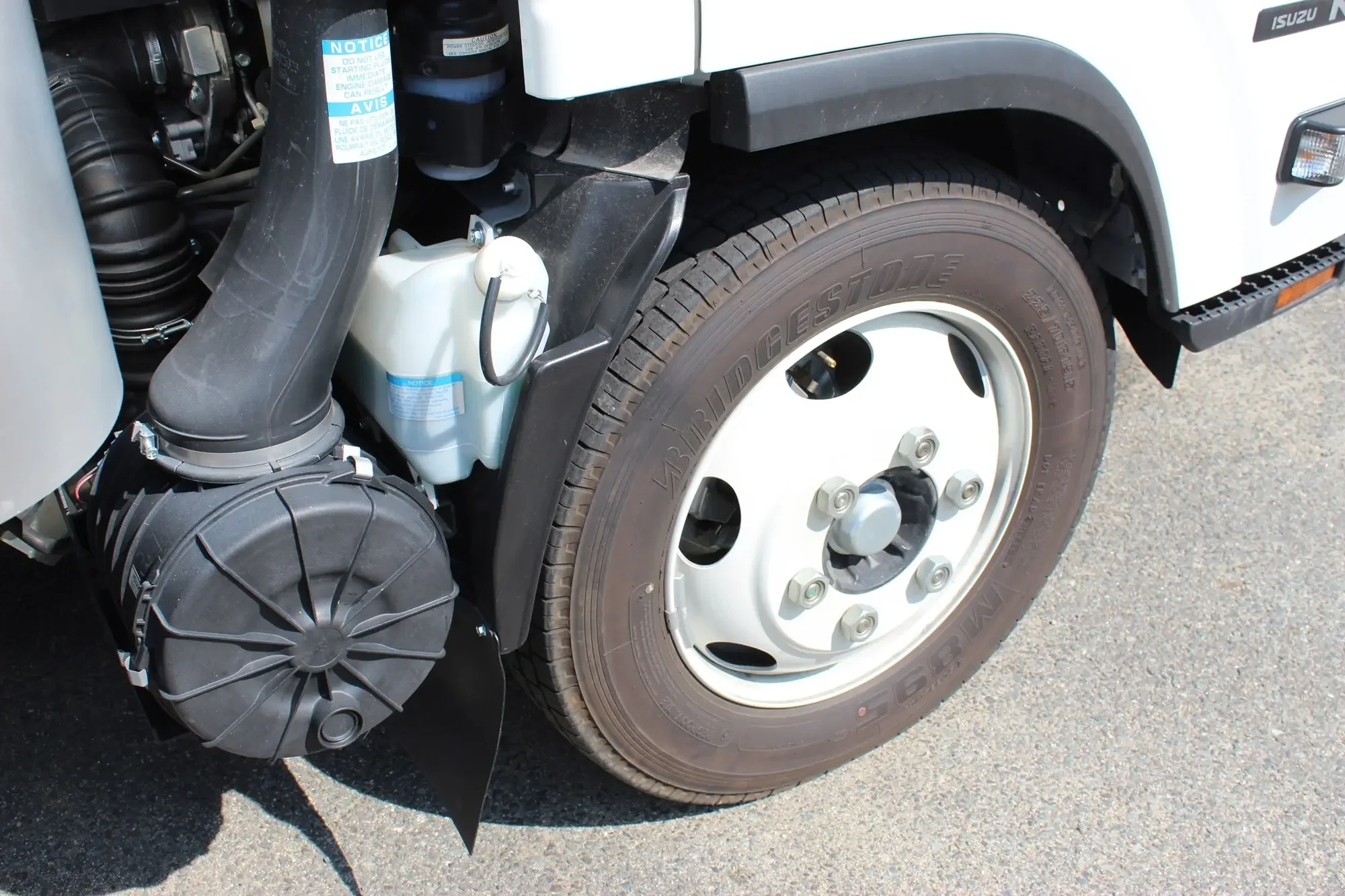 2024 Isuzu NRR - image 21